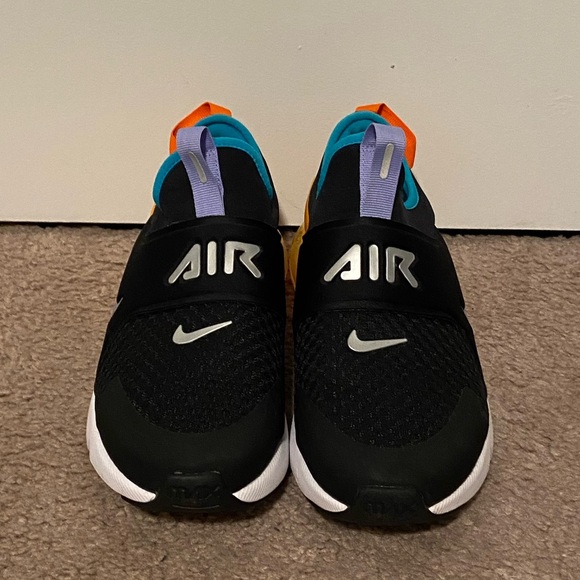 Nike Airmax 270 size 7y - Picture 2 of 8